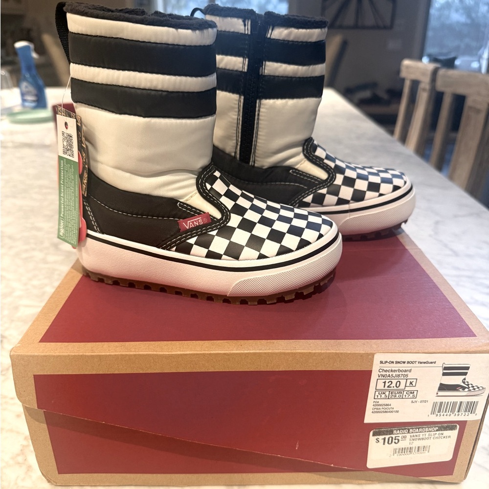 New w tags and box Vans